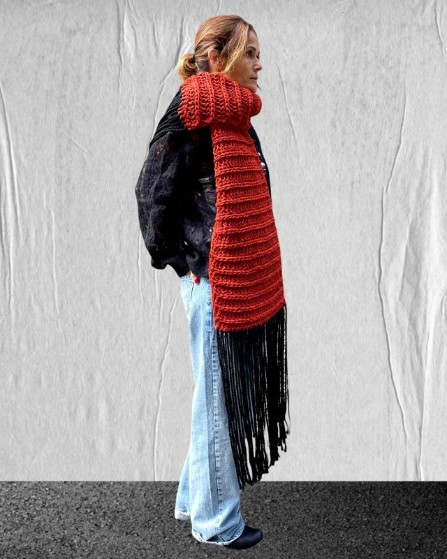 OVERSIZE RUST AND BLACK SCARF